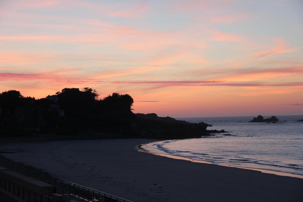 Le Chateau De Sable Aparthotel Plougasnou Habitación foto